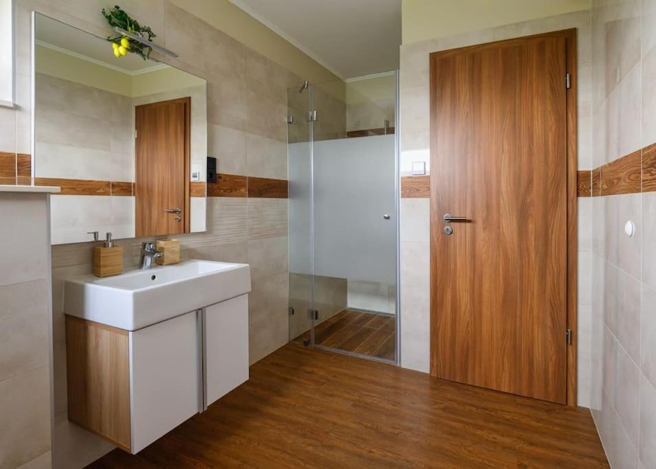 Abg House Ecser المظهر الخارجي الصورة